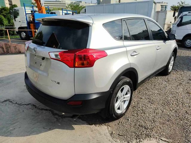 TOYOTA豐田 RAV4  第5張相片