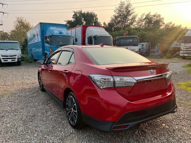 TOYOTA豐田 ALTIS  第3張相片