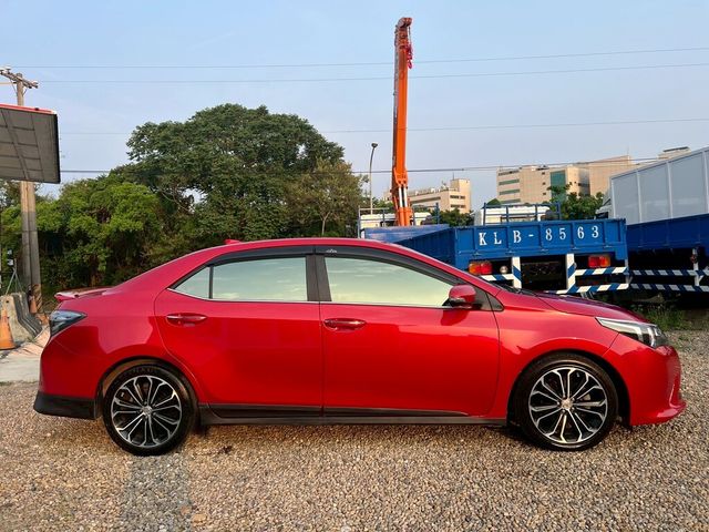 TOYOTA豐田 ALTIS  第6張相片