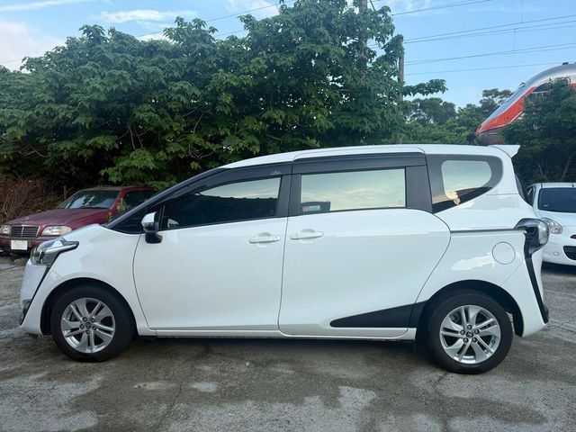 TOYOTA豐田 SIENTA  第2張相片