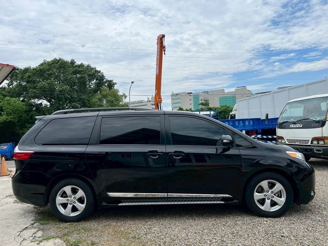 TOYOTA豐田 SIENNA  第6張相片