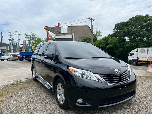 TOYOTA豐田 SIENNA  第7張相片