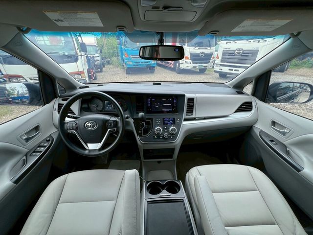 TOYOTA豐田 SIENNA  第12張相片