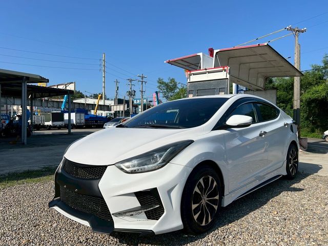 HYUNDAI現代 ELANTRA  第1張相片