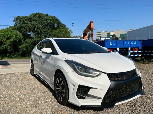 HYUNDAI現代 ELANTRA  第7張相片