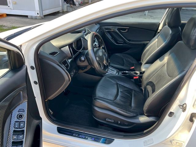 HYUNDAI現代 ELANTRA  第9張相片