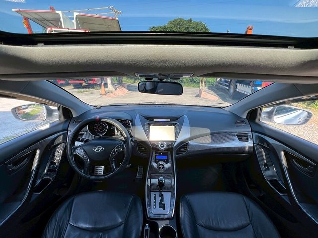 HYUNDAI現代 ELANTRA  第11張相片