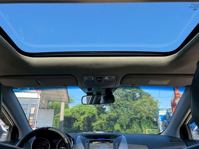 HYUNDAI現代 ELANTRA  第17張相片