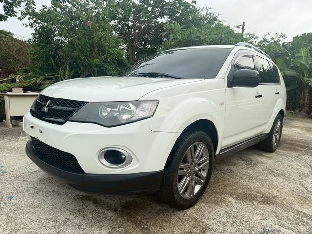 MITSUBISHI三菱 OUTLANDER  第1張相片