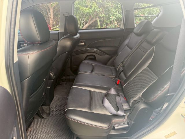 MITSUBISHI三菱 OUTLANDER  第9張相片