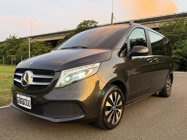 M-BENZ賓士 V220 D  第1張相片
