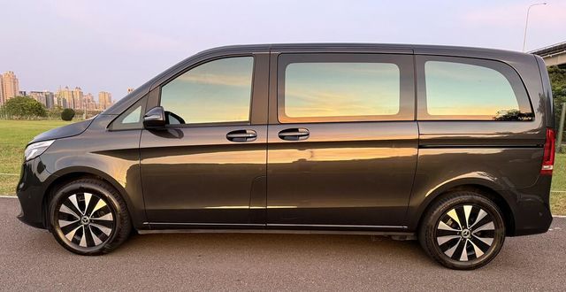 M-BENZ賓士 V220 D  第2張相片