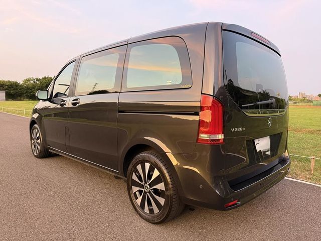 M-BENZ賓士 V220 D  第3張相片