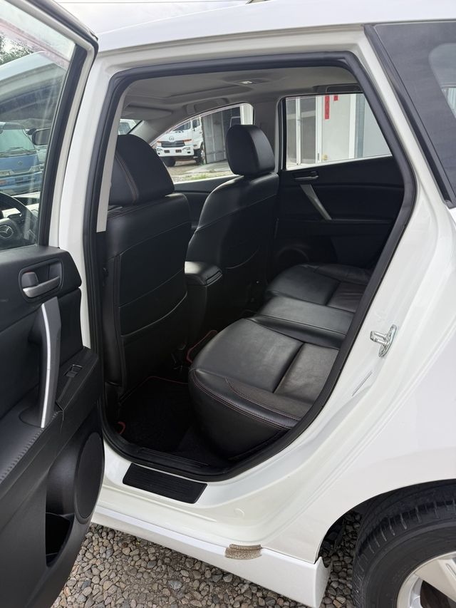 MAZDA馬自達 MAZDA 3  第10張相片