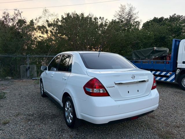NISSAN日產 TIIDA  第3張相片