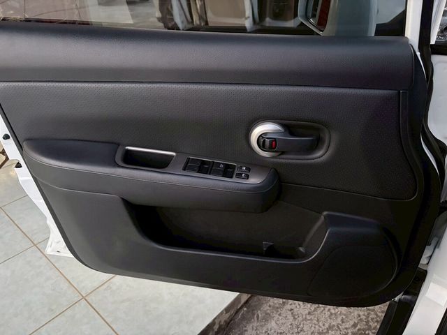 NISSAN日產 TIIDA  第12張相片