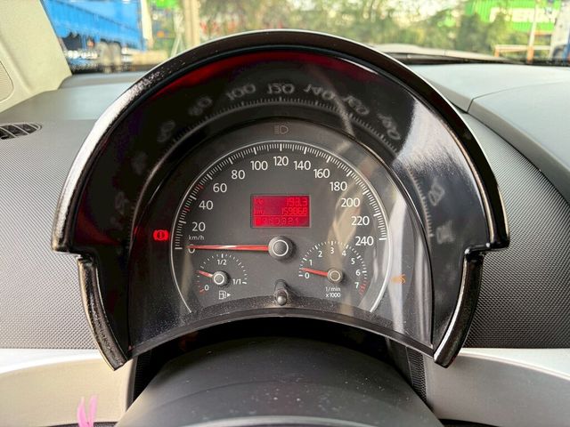VOLKSWAGEN福斯 BEETLE  第15張相片
