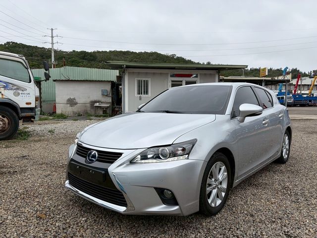 LEXUS凌志 CT200H  第1張相片