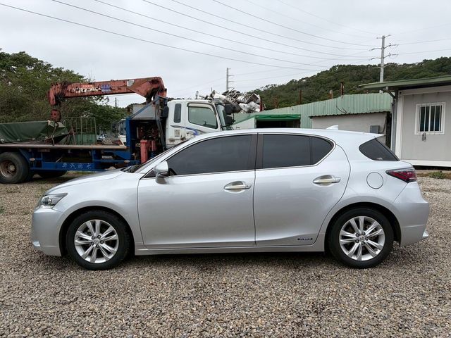 LEXUS凌志 CT200H  第2張相片