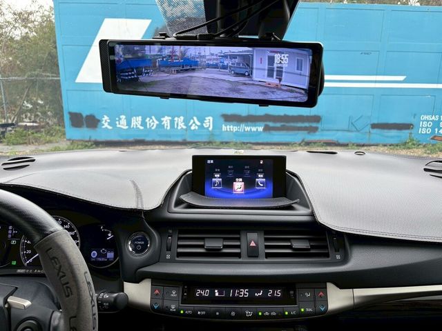 LEXUS凌志 CT200H  第15張相片