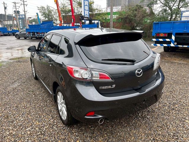 MAZDA馬自達 MAZDA 3  第15張相片