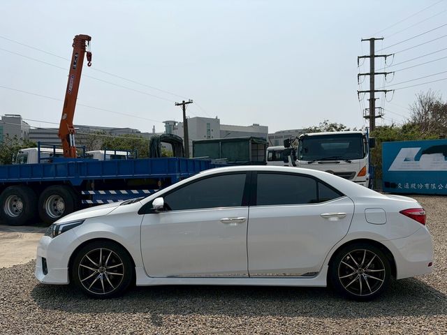 TOYOTA豐田 ALTIS  第2張相片