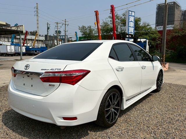 TOYOTA豐田 ALTIS  第5張相片