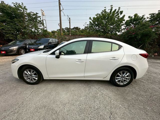 MAZDA馬自達 MAZDA 3  第7張相片
