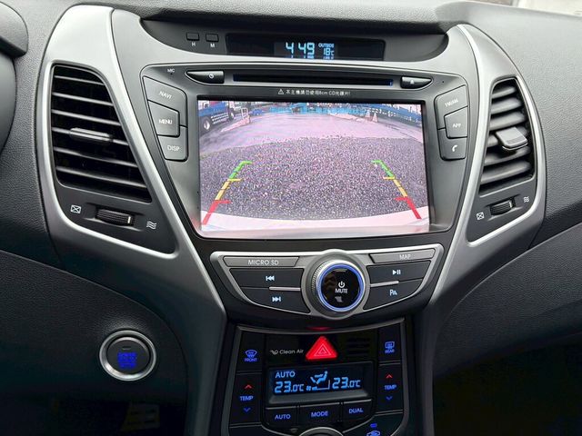 HYUNDAI現代 ELANTRA  第17張相片