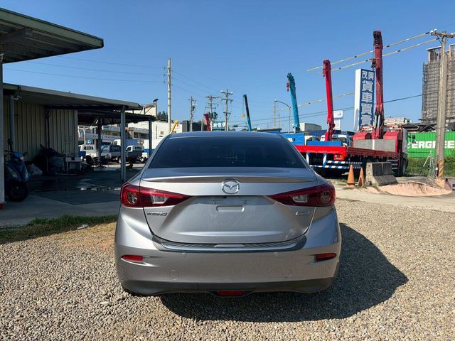 MAZDA馬自達 MAZDA 3  第4張相片