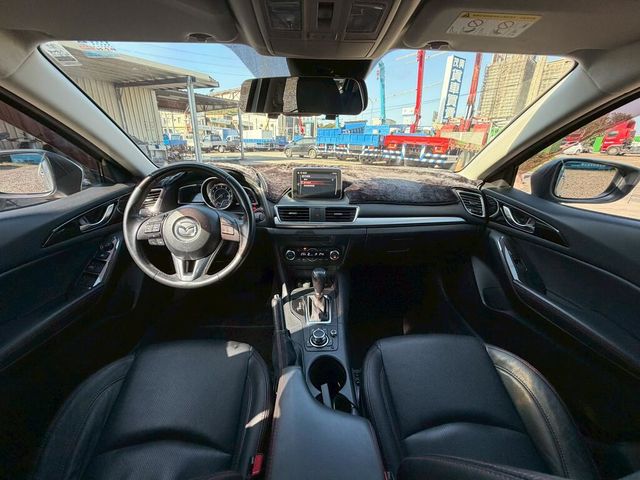 MAZDA馬自達 MAZDA 3  第5張相片