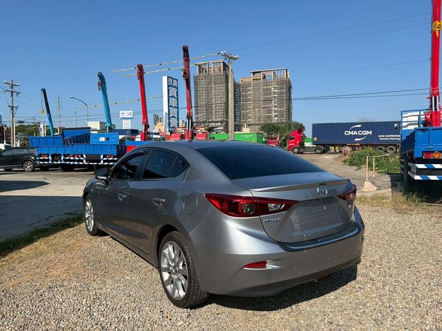 MAZDA馬自達 MAZDA 3  第7張相片