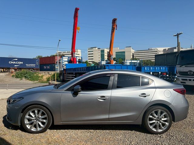 MAZDA馬自達 MAZDA 3  第9張相片