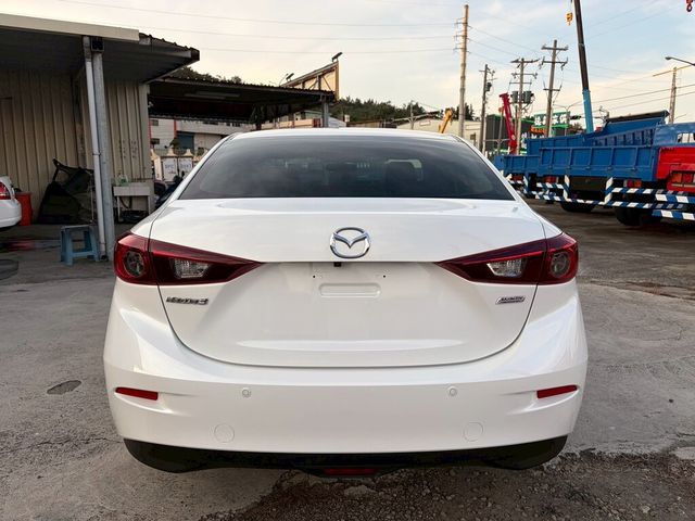 MAZDA馬自達 MAZDA 3  第4張相片