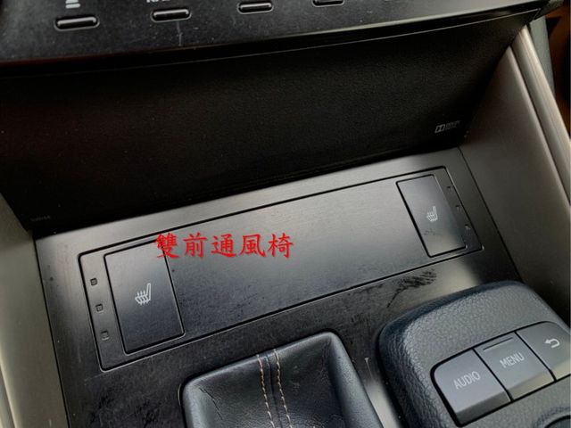 正2013年 IS300H油電 免50萬超狂    原鈑件  八安、循跡防滑、快撥、雙前通風椅、  第11張相片