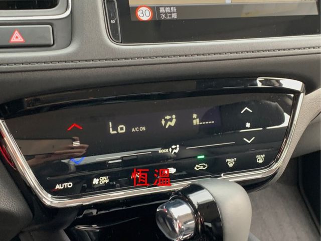 搶手白色  S版本 僅跑四萬公里 全車原鈑件 內外如新!  第9張相片