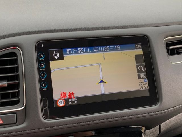 搶手白色  S版本 僅跑四萬公里 全車原鈑件 內外如新!  第12張相片