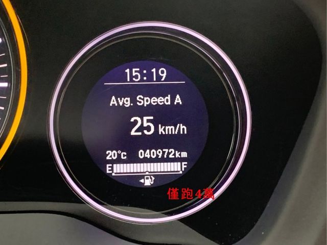 搶手白色  S版本 僅跑四萬公里 全車原鈑件 內外如新!  第19張相片