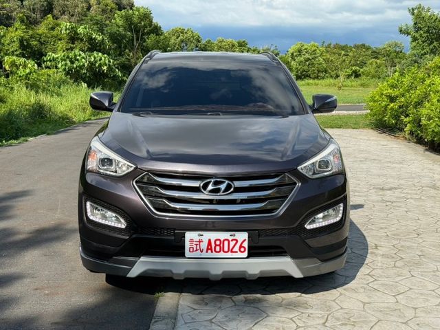 Santafe 2WD  柴油   原鈑件 原廠保養 僅跑8萬多公里  可全額貸款!!!  第3張相片