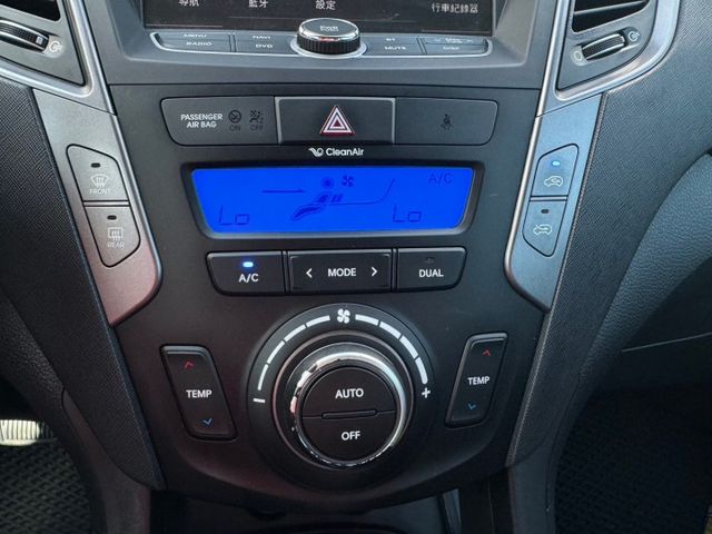 Santafe 2WD  柴油   原鈑件 原廠保養 僅跑8萬多公里  可全額貸款!!!  第17張相片