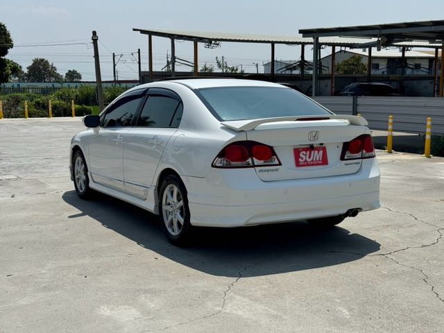 白色  VTI-S  CIVIC 原鈑件  車庫車 內裝漂亮 車況優異  很划算的代步車  第3張相片