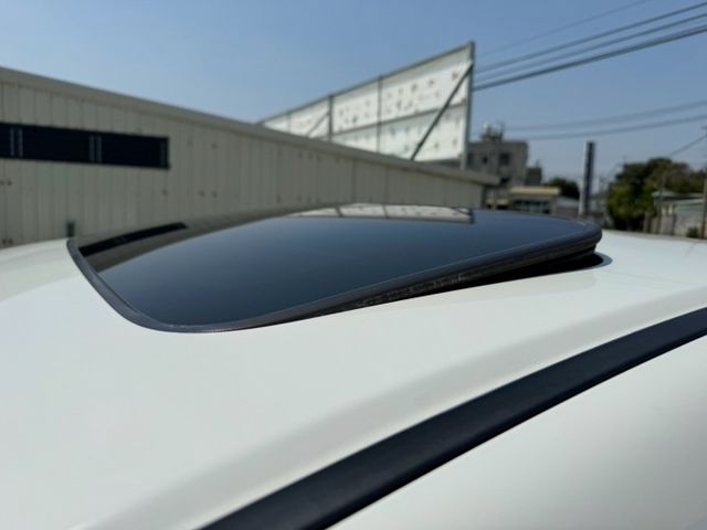 白色  VTI-S  CIVIC 原鈑件  車庫車 內裝漂亮 車況優異  很划算的代步車  第12張相片
