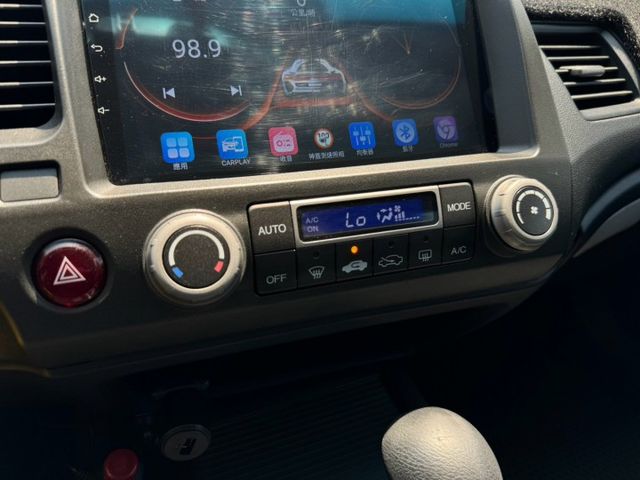 白色  VTI-S  CIVIC 原鈑件  車庫車 內裝漂亮 車況優異  很划算的代步車  第16張相片