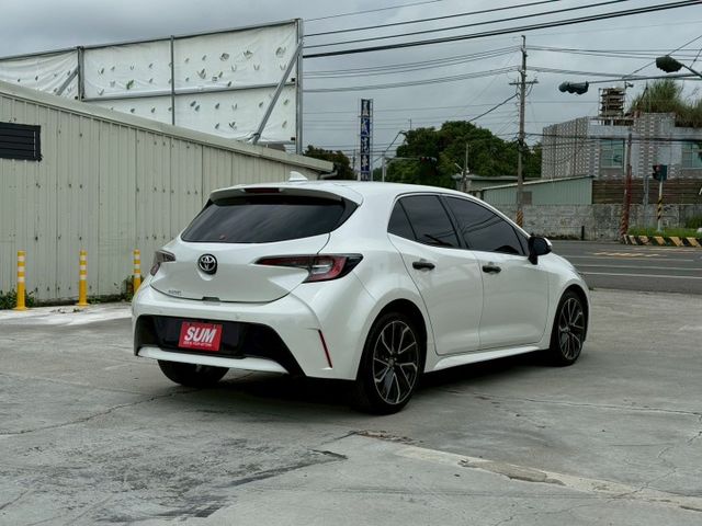 旗艦版 認證車  年輕人最愛的鋼砲  抬顯 賽車椅 18吋鋁圈 ACC跟車 盲點偵測  第4張相片