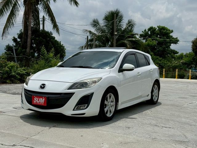掀背代步車 就馬三 5門最帥  全車原鈑件 有安卓機  趕緊預約賞車  第1張相片