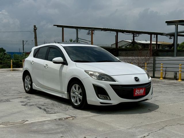 掀背代步車 就馬三 5門最帥  全車原鈑件 有安卓機  趕緊預約賞車  第2張相片