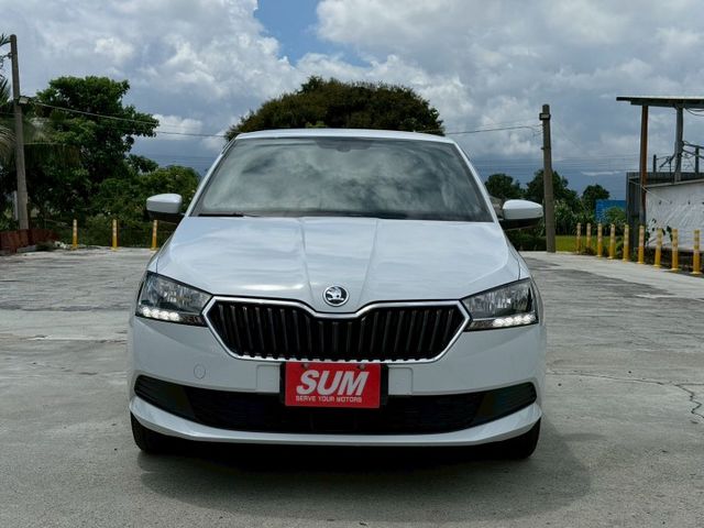 FABIA  僅跑六萬公里   全車原鈑件  1.0排氣量 年度稅金僅8640元  第2張相片