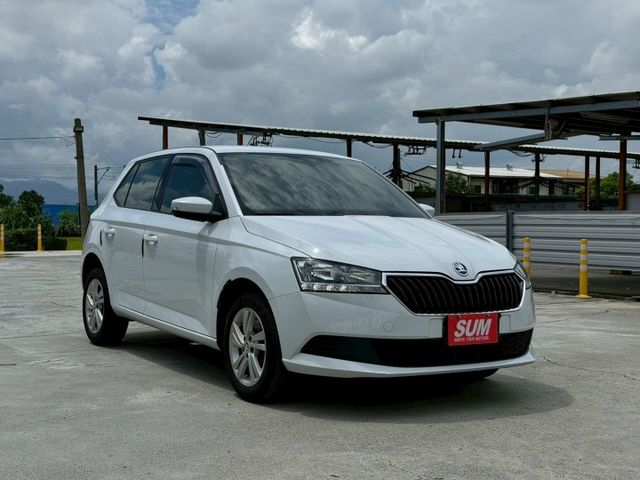 FABIA  僅跑六萬公里   全車原鈑件  1.0排氣量 年度稅金僅8640元  第3張相片