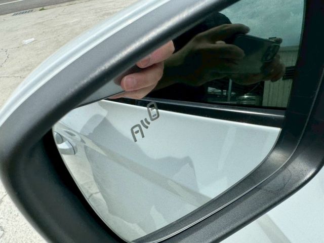 FABIA  僅跑六萬公里   全車原鈑件  1.0排氣量 年度稅金僅8640元  第9張相片