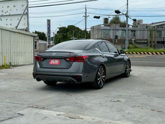 ATIMA 卓越旗艦版  僅跑六萬  全車原鈑件  市場稀有! 跑少 想買ATIMA的別錯過了  第6張相片
